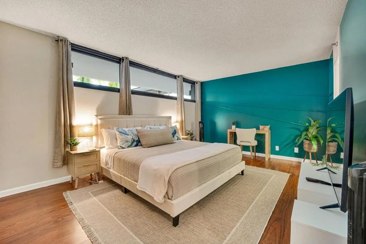 Apartment Stunning Resort! Steps To Pool, Hot Tub And Parking Honolulu