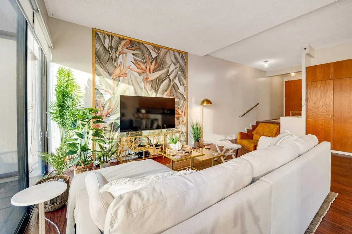 Stunning Resort! Steps To Pool, Hot Tub And Parking Honolulu Apartment
