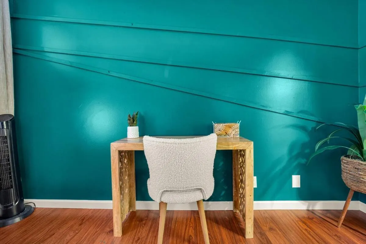 Stunning Resort! Steps To Pool, Hot Tub And Parking Honolulu Apartment