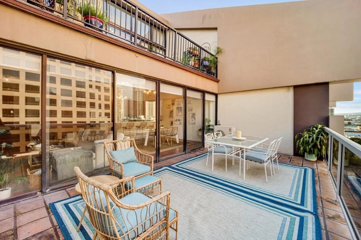 Apartment Stunning Resort! Steps To Pool, Hot Tub And Parking Honolulu