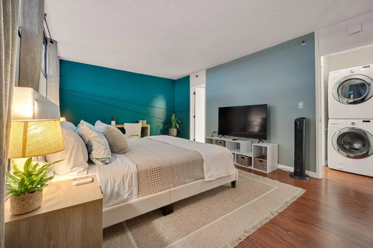 Stunning Resort! Steps To Pool, Hot Tub And Parking Honolulu Apartment
